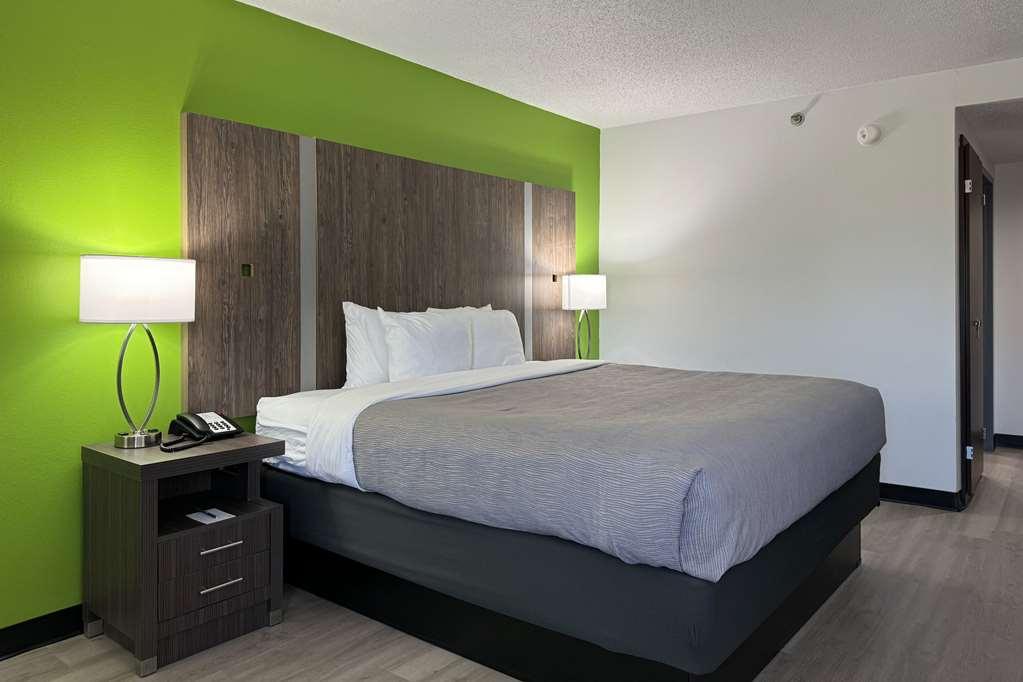Quality Inn Clarksville - Exit 11 Номер фото