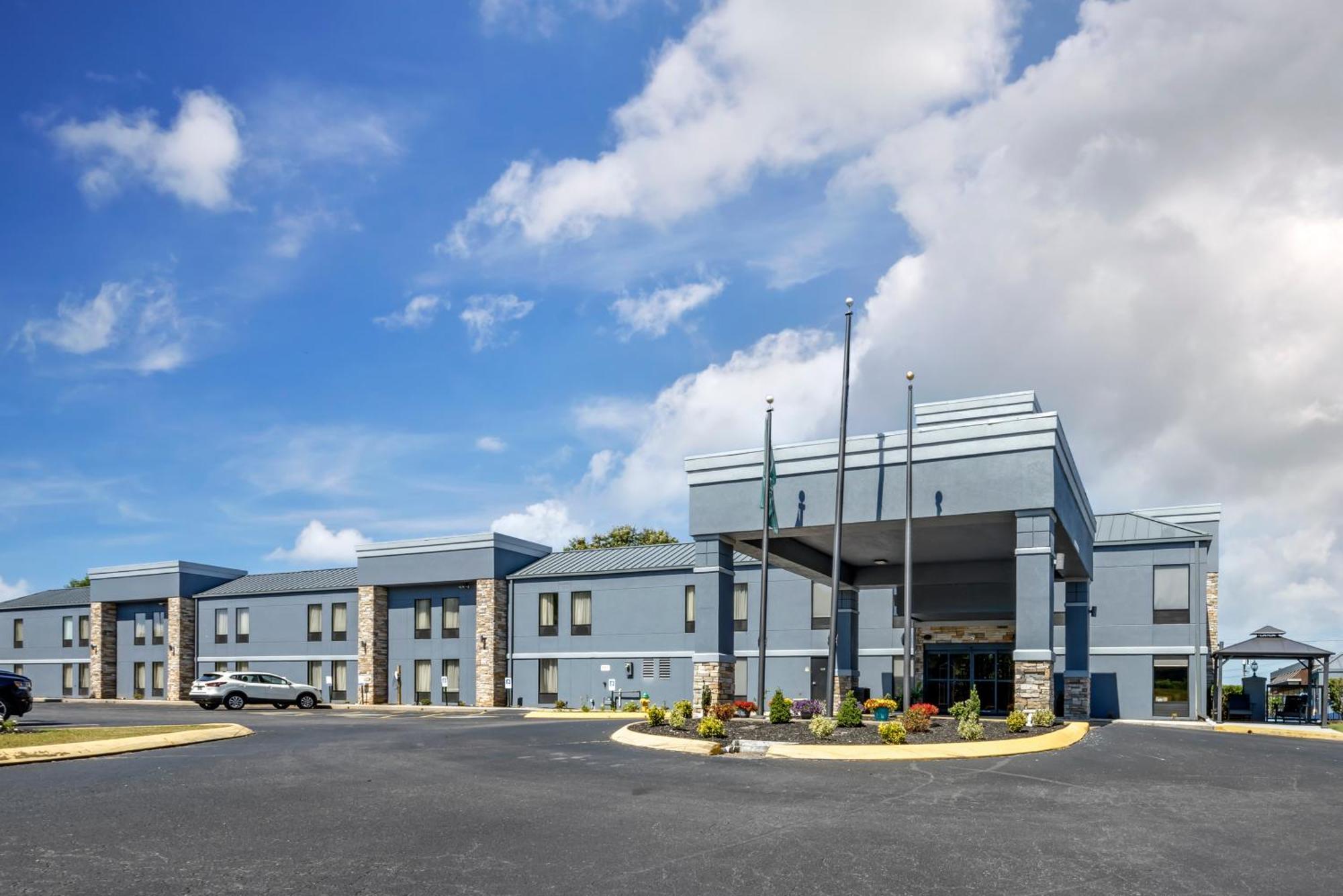 Quality Inn Clarksville - Exit 11 Екстер'єр фото