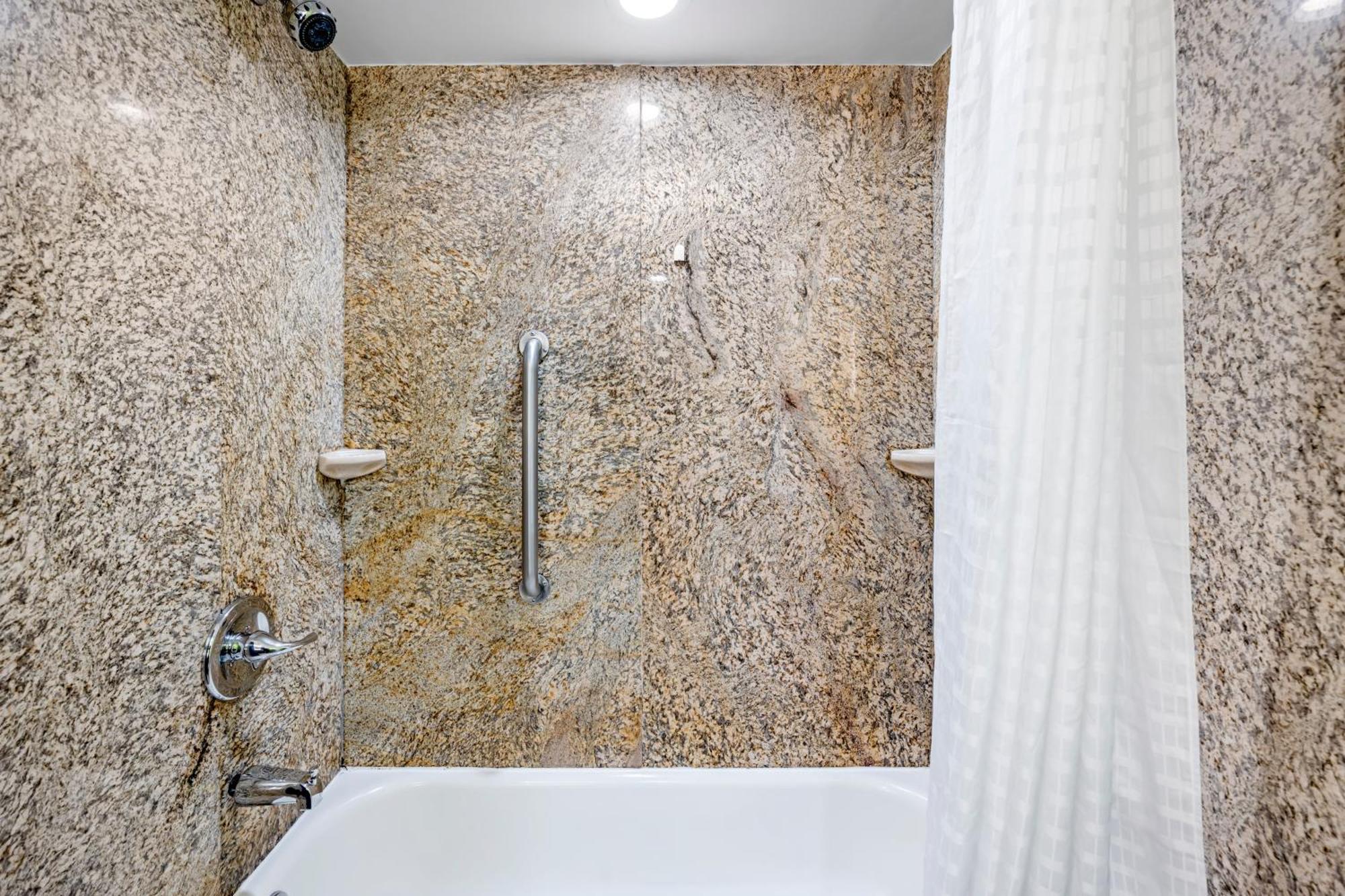 Quality Inn Clarksville - Exit 11 Екстер'єр фото