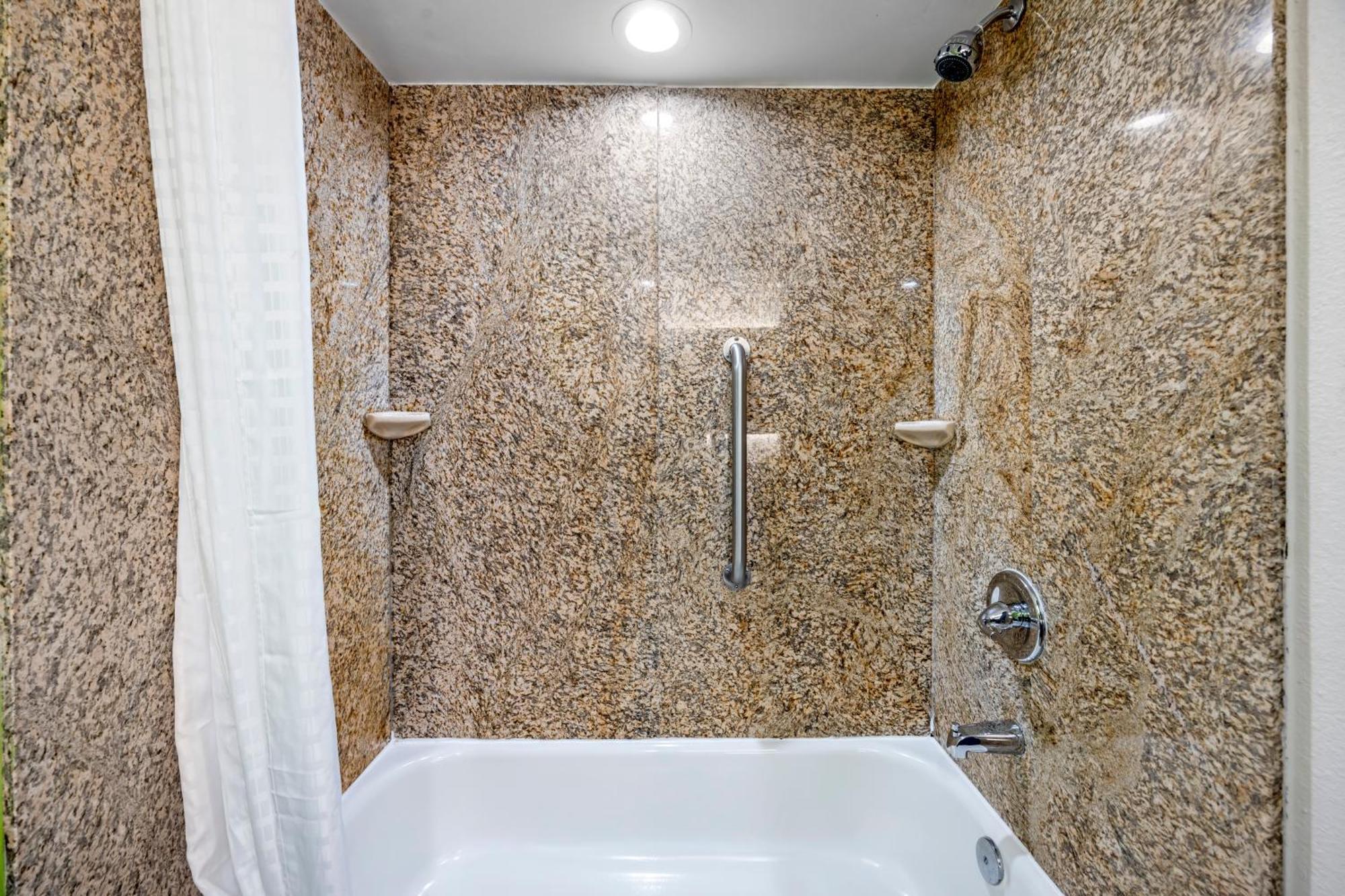 Quality Inn Clarksville - Exit 11 Екстер'єр фото