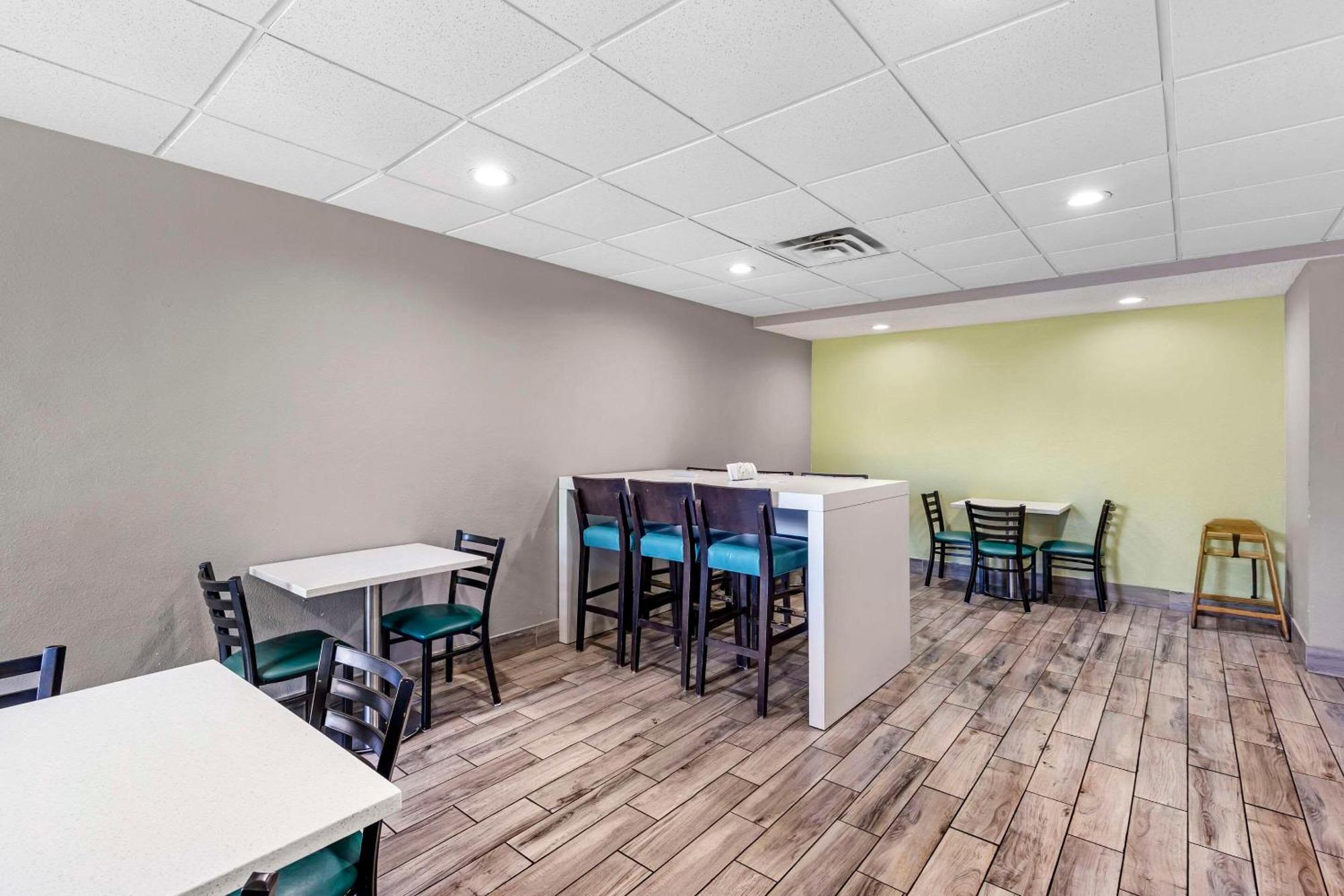 Quality Inn Clarksville - Exit 11 Екстер'єр фото